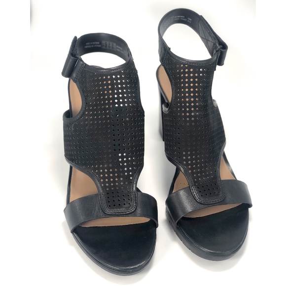 Clarks Block Heels Mesh Sandals LIKE NEW Size 10 - Picture 4 of 8